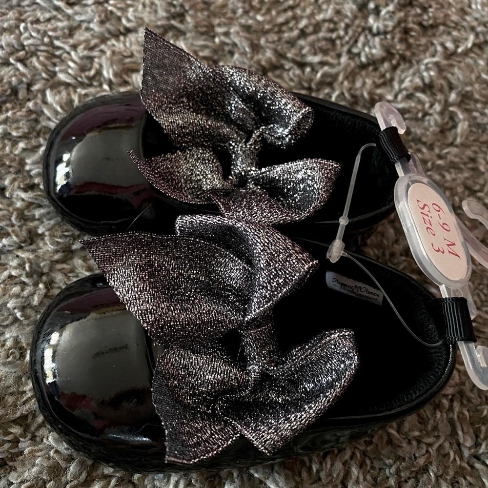 New with tags Mary Jane Baby girl shoes size 6-9 Months